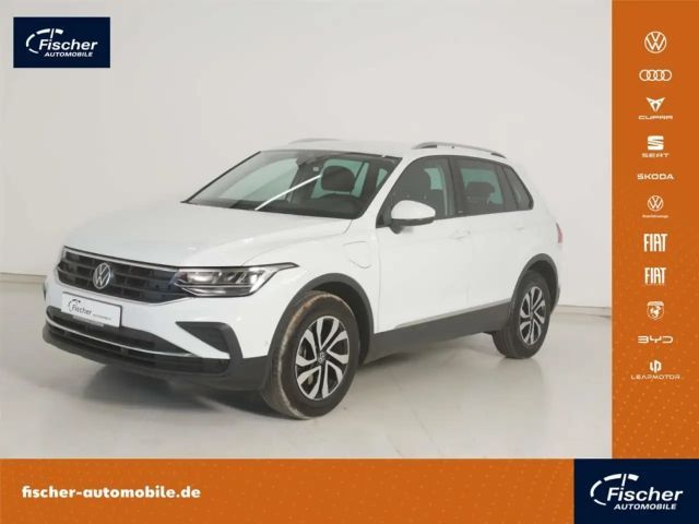 Volkswagen Tiguan 1.4 TSI eHybrid Active DSG AHK/RFK/NAV/SH 2022 Hybride / Benzine