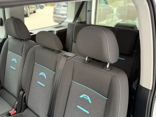 Ford Grand Tourneo