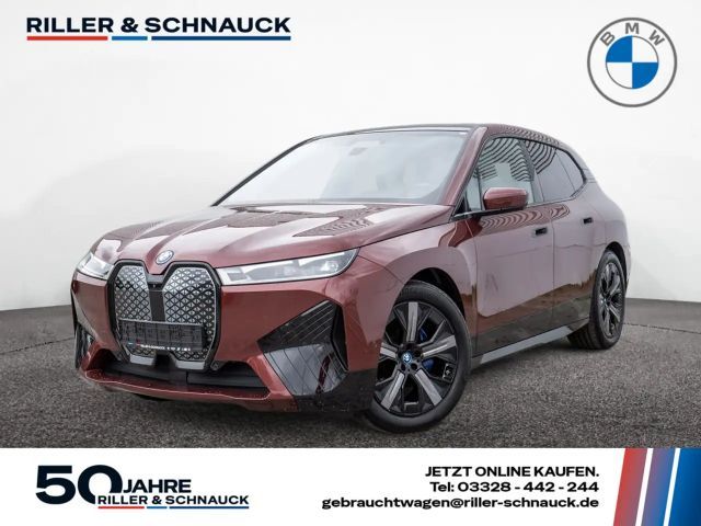 BMW iX xDrive 50 Sport PANO-SKY+SOFT-CLOSE+AHK+H/ 2022 Elektrisch