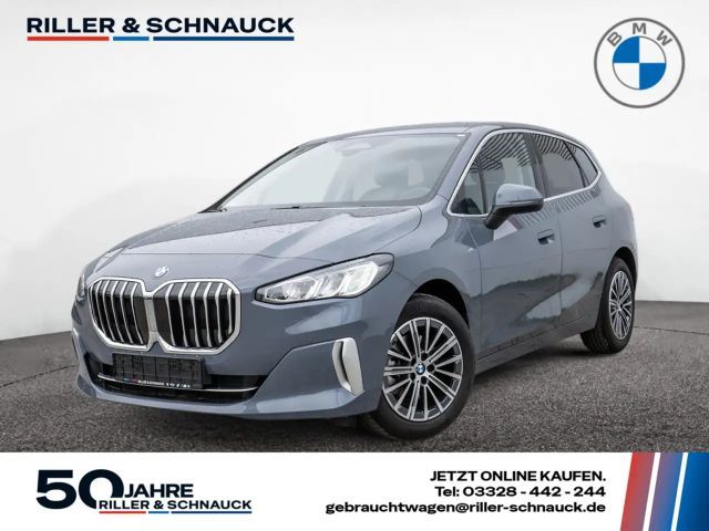 BMW 220 i Active Tourer Luxury Line AHK+NAVI+KLIMA 2023 Benzine