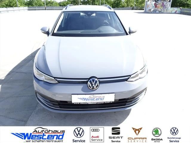 Volkswagen Golf Var. STYLE 1.5l eTSI 96kW DSG LED Navi Klima Navi 2024 Benzine