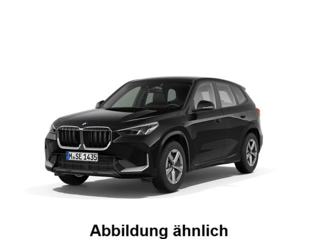 BMW X1 20i/M Sportpaket/Panoramadach/Navigation 2024 Benzine