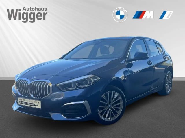 BMW 118 i Luxury Line/HUD/Navigation/LED/Leder 2022 Benzine