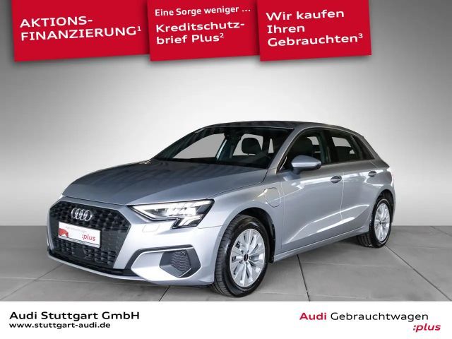 Audi A3 40 TFSI e Standklima CarPlay LED 2022 Hybride / Benzine