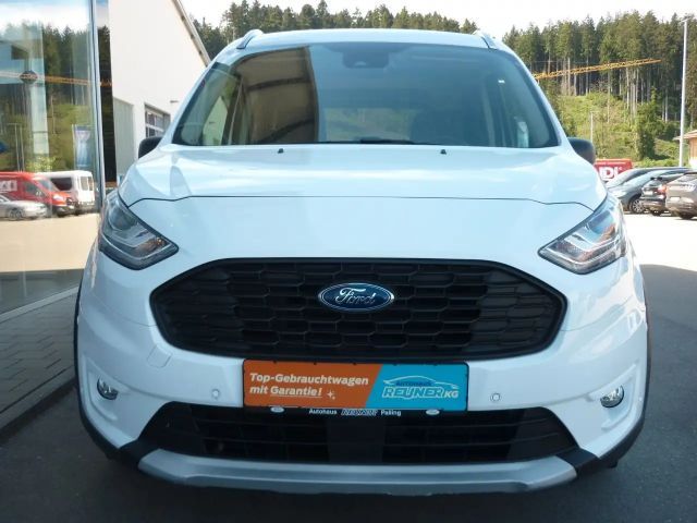 Ford Grand Tourneo