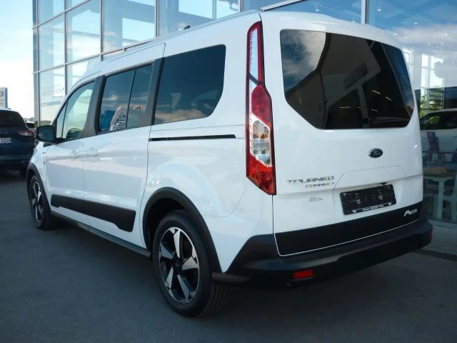 Ford Grand Tourneo