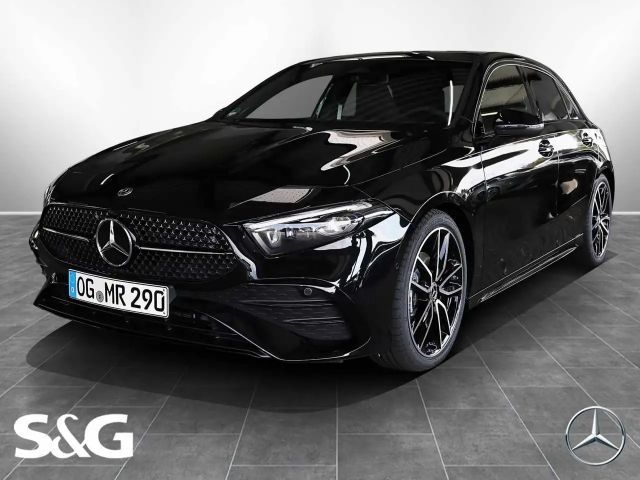 Mercedes-Benz A 200 AMG MBUX+RüKam+M-LED+Pano+Night+Keyless-Go 2025 Benzine