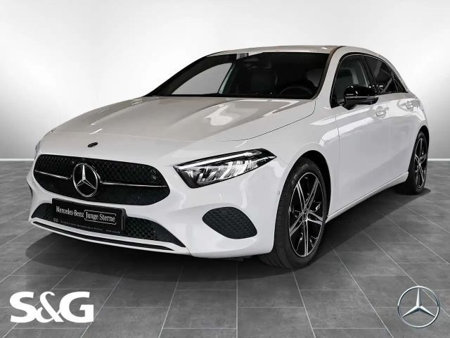 Mercedes-Benz A 220 4M AHK+DISTRO+TOTWINKEL+360°+NIGHT+LED+18" 2024 Benzine