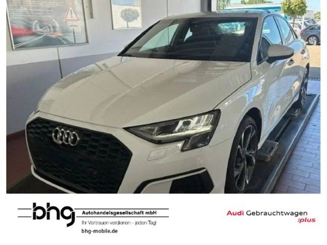 Audi A3 30 TFSI Business LED Navi connect v 2023 Benzine