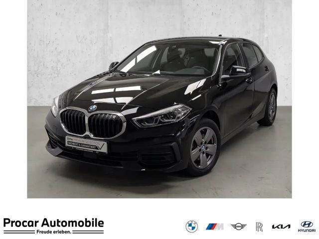 BMW 118 i PDC LED DAB WLAN Apple Carplay 2022 Benzine