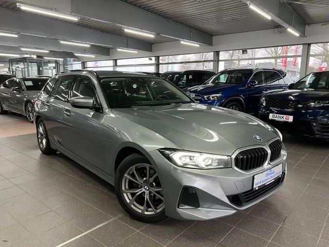 BMW 318 318d Touring Spurwechsel+Rollo+Park Assistent 2023 Diesel