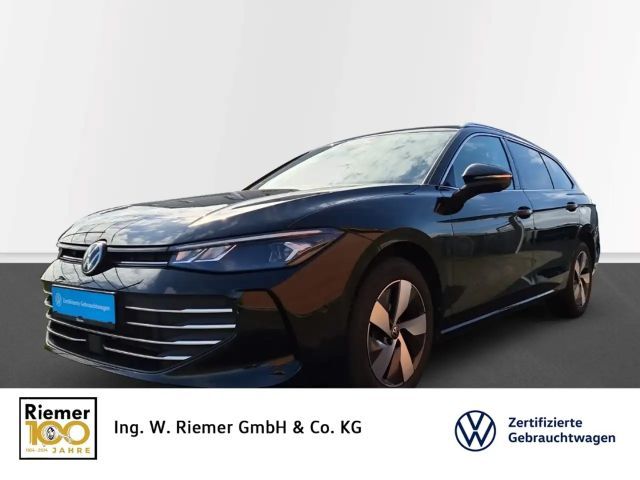 Volkswagen Passat Variant Business 1.5 eTSI DSG AHK IQDrive 360° 2025 Benzine