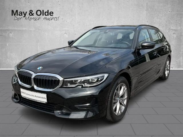 BMW 318 d Touring Aut Sport Line Navi LED SHZ PDC Klimaaut 2022 Diesel