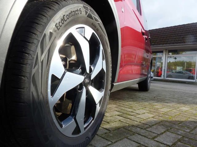 Ford Grand Tourneo