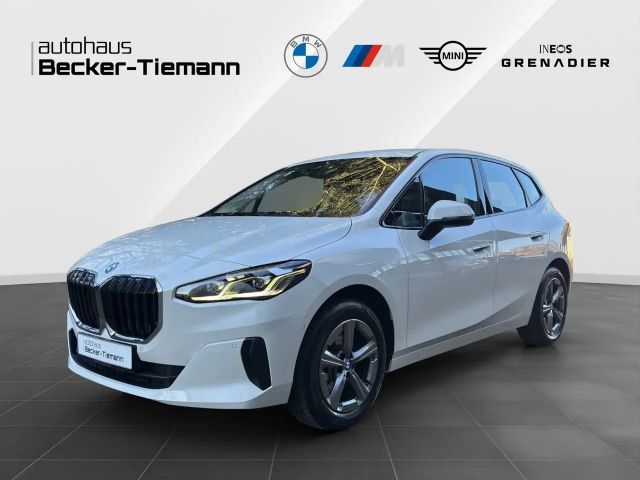 BMW 220 i Active Tourer LED | AHK | Kamera | DAB | Sitzhei 2025 Benzine