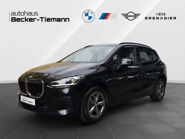 BMW 220 i Active Tourer | AHK | Kamera | LED | Navi | Sitz 2025 Benzine