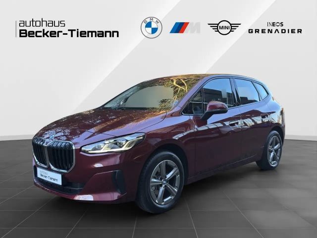 BMW 220 i Active Tourer Garantie 05/2030 | AHK | Navi | LE 2025 Benzine