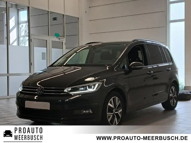 Volkswagen Touran Comfortline ADAPTLED/RFK/STNDHZNG/DYNAUDIO 2024 Benzine
