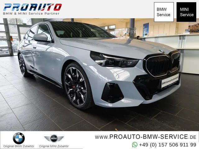 BMW 520 i M Sport PRO AHK/LHZ/HUD/Pano/360°/21"/B&W 2025 Benzine