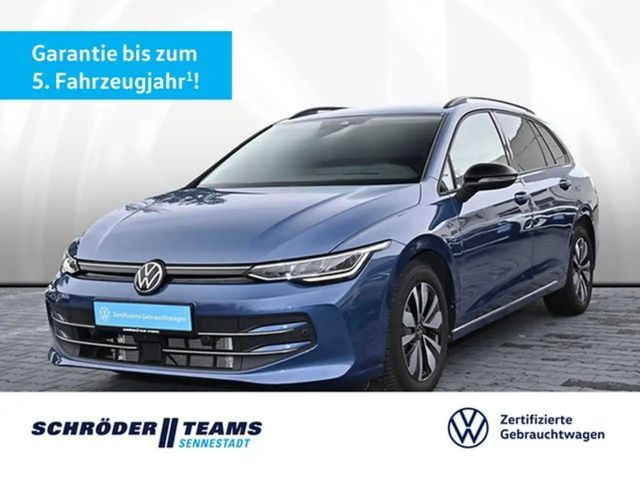 Volkswagen Golf VIII Variant Life 1.5 l eTSI DSG Goal 2025 Benzine