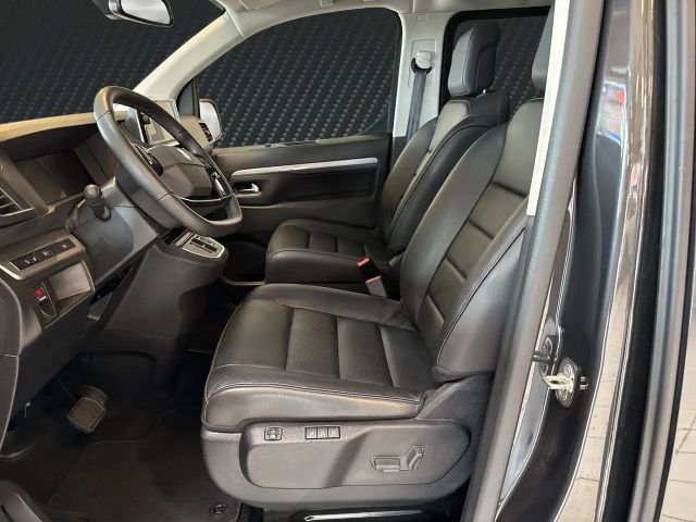 Peugeot Traveller