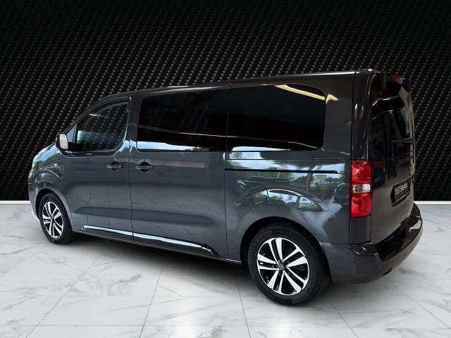 Peugeot Traveller
