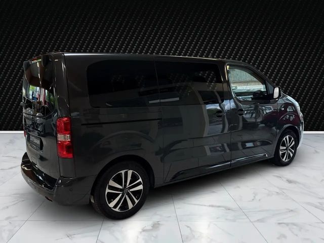 Peugeot Traveller