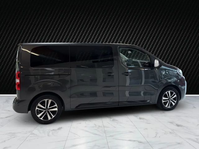 Peugeot Traveller