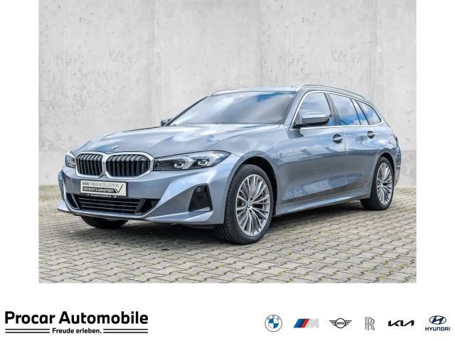 BMW 320 i Touring AHK Navi Memory RFK DAB 2023 Benzine