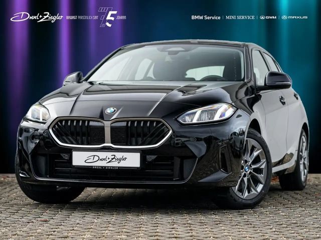 BMW 120 AHK Panoramadach Sportsitze Navi ParkAssist 2025 Benzine