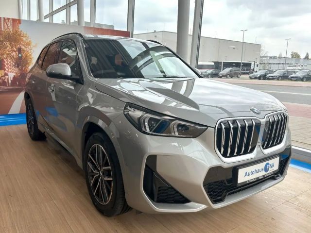 BMW X1 sDrive18i M Sport Pano Keyless Kamera LED AHK 2025 Benzine