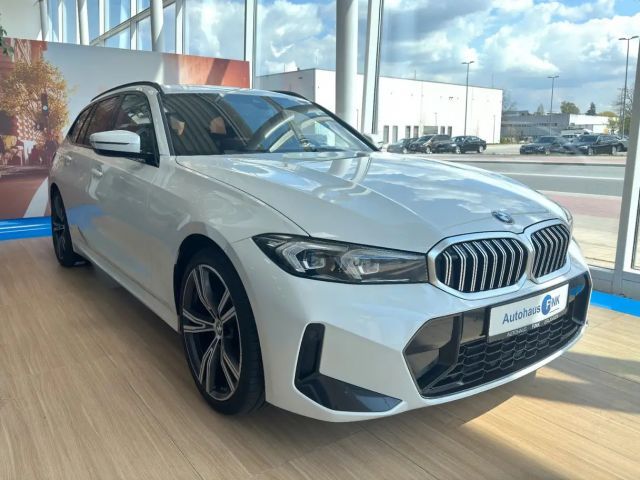 BMW 318 i Touring M Sport Widescreen 19"LM H&K LED 2023 Benzine