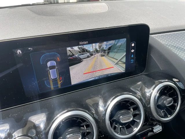 Mercedes-Benz GLA 180