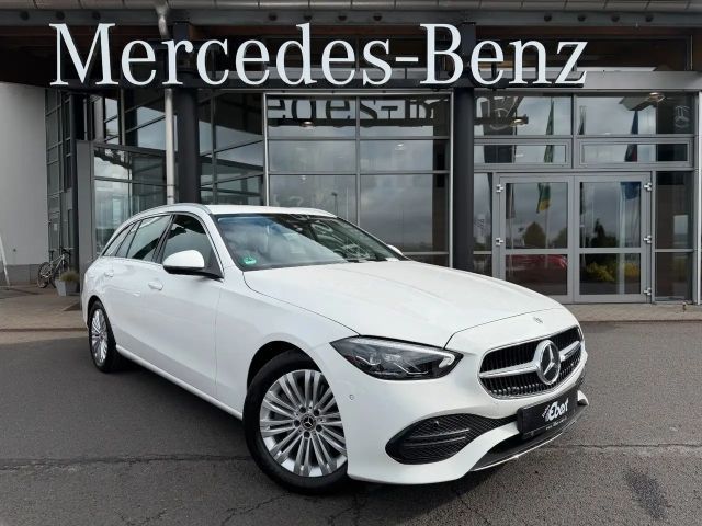 Mercedes-Benz C 200 T Avantgarde+RKamera+AHK+AmbientePrem+ 2025 Benzine