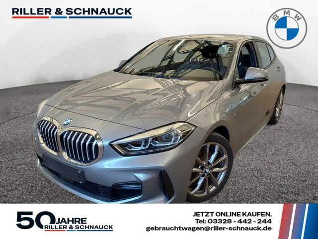 BMW 118 i M Sport LED+NAVI+KAM+SHZG 2024 Benzine