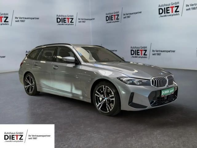 BMW 330 i Touring xDrive M-Sport*LED*ACC*KAM*NAVI 2025 Benzine
