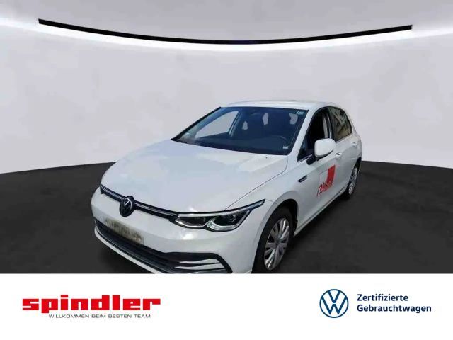 Volkswagen Golf VIII Style 1.5eTSI DSG/ Navi, CarPlay, LED+ 2022 Benzine