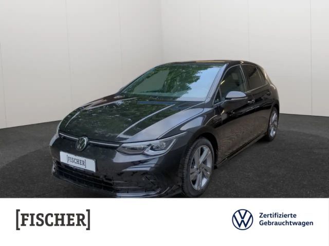 Volkswagen Golf VIII 2.0TSI DSG R-Line Matrix STHZ Navi Rear View 2022 Benzine