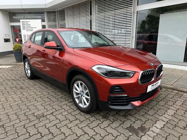 BMW X2 18i sdrive Advantage+abn.AHK+HUD+Kamera+LED+ 2022 Benzine