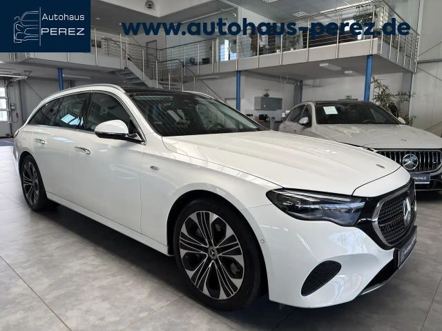 Mercedes-Benz E 300 E 300 e T AVANTGARDE ADVANCED+-AHK-PANO-ab 3,99% 2025 Hybride / Benzine