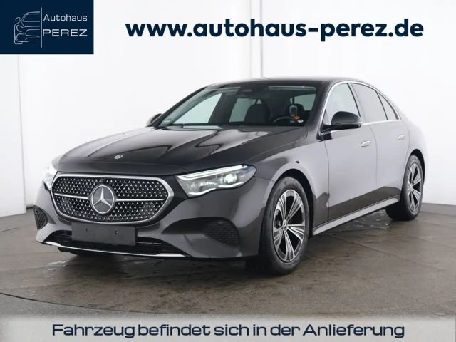Mercedes-Benz E 200 E 200 AVANTGARDE-DIGI LIGHT-DISTR-18"-ab 3,99% ! 2025 Benzine