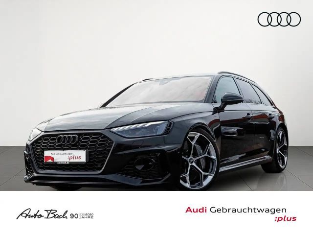 Audi RS4 competition Navi Matrix HuD B&O CarPl 2023 Benzine