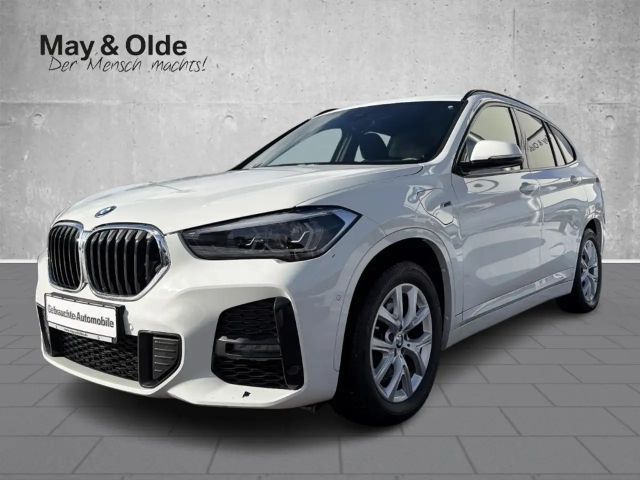 BMW X1 xDrive 25e Sportpaket HUD AHK-abnehmbar AHK Navi S 2022 Hybride / Benzine