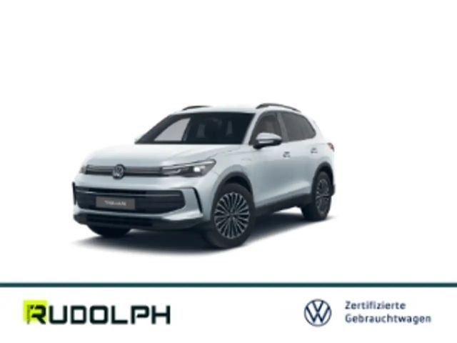 Volkswagen Tiguan Life 1.5 TSI eHybrid DSG AD SHZ HUD LED AHK Navi A 2025 Hybride / Benzine