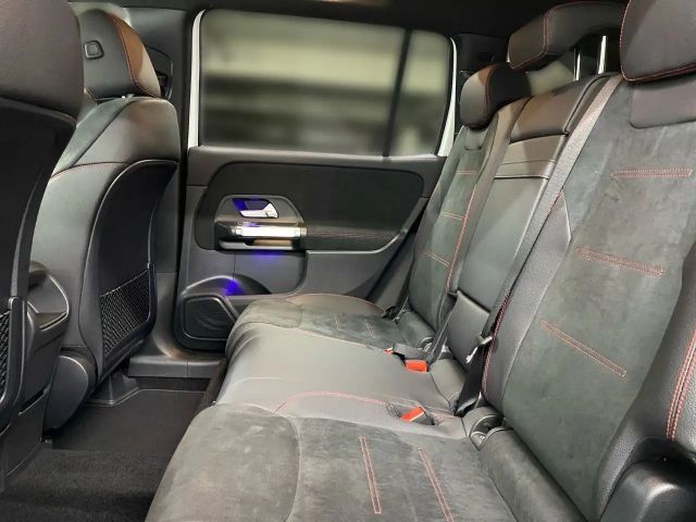 Mercedes-Benz GLB 220