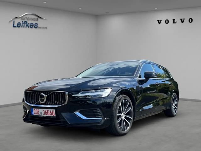Volvo V60 T6 Recharge Core Plug-In Hybrid AWD StandHZG Navi 2023 Hybride / Benzine