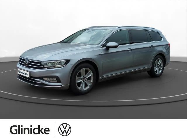 Volkswagen Passat Variant 2,0 TSI Elegance Kamera PDC SiHz 2022 Benzine