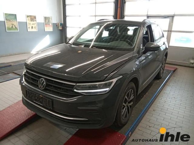 Volkswagen Tiguan Life 1,4 TSI DSG eHybrid AHK+NAVI+R-FAHRKAMERA 2022 Hybride / Benzine