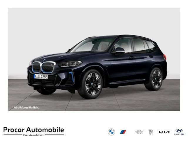 BMW iX3 HUD PANO ACC 360°KAM RFK NAVI Standh. LED 2023 Elektrisch