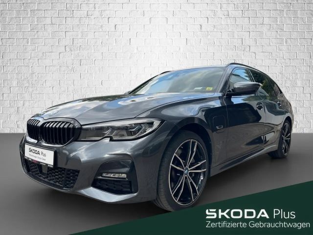 BMW 330 3er Touring 2.0AT 330 e xDrive M Sport Laser AHK 2022 Hybride / Benzine